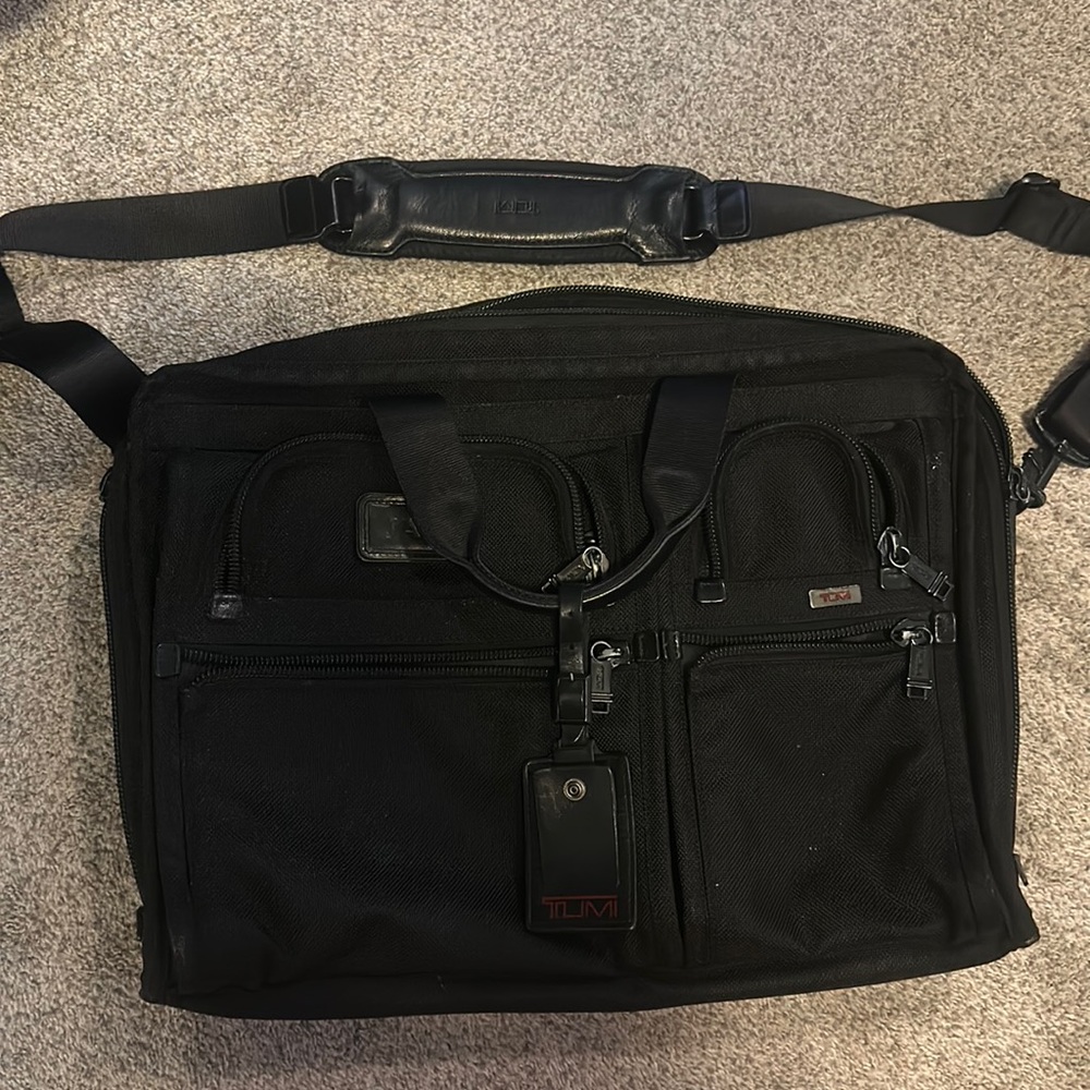 Tumi Alpha compact large screen laptop brief